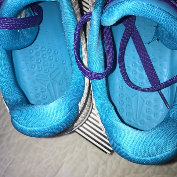 Kobe XI basketball 10M shoe 6/11/96 date wrong - Picture 5 of 8